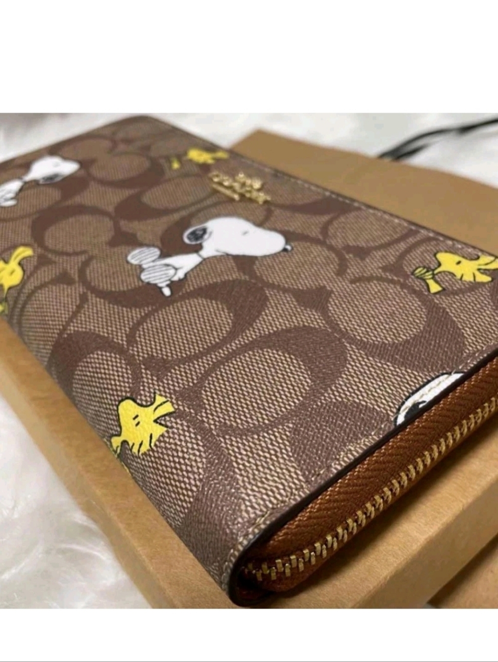 Coach x Snoopy Signature Wallet - Picture 4 of 5